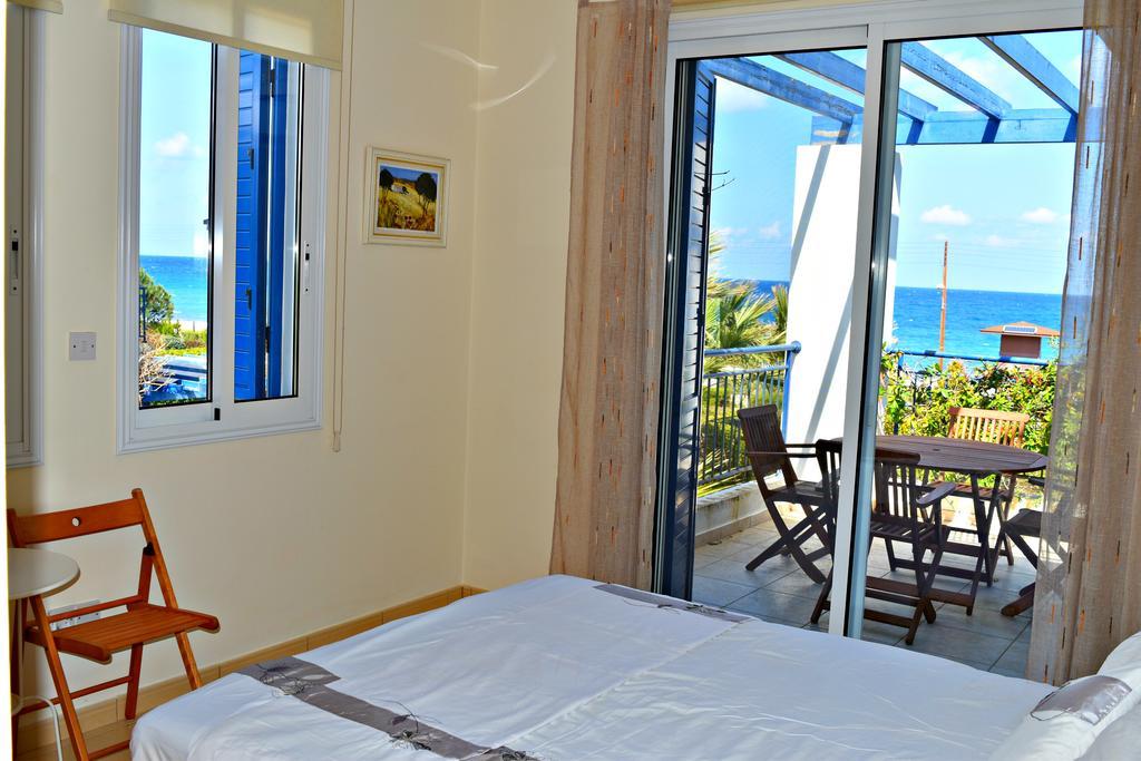 Latchi Beach Front Villa - Private Heated Pool - Amazing Uninterrupted Sea Views Polis Exterior photo