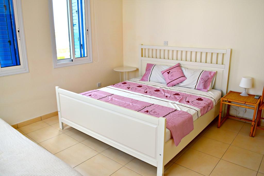 Latchi Beach Front Villa - Private Heated Pool - Amazing Uninterrupted Sea Views Polis Exterior photo